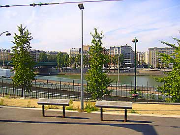 Paris: Quai d'Issy-les-Moulineaux